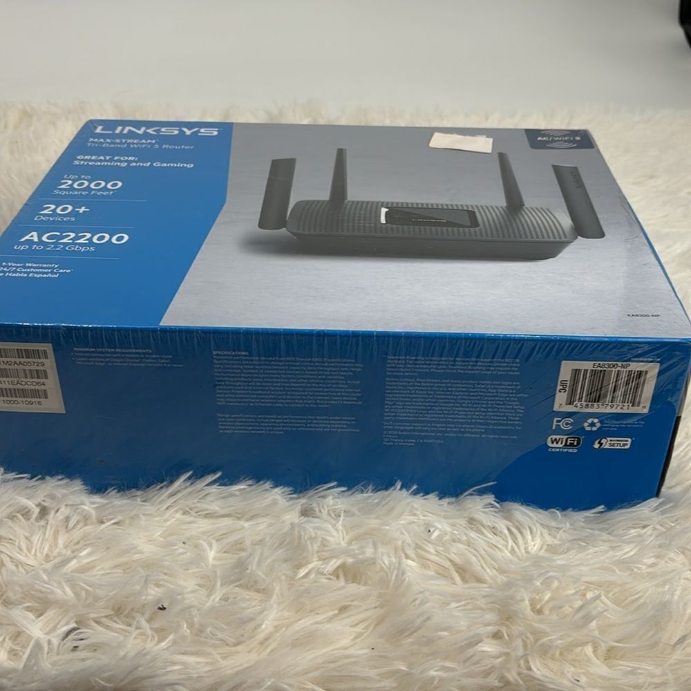 Linksys Router - Picture 8 of 9